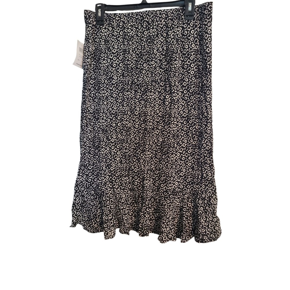 89th and madison Skirt Large Elastic Waist with ruffle at hemline White Black